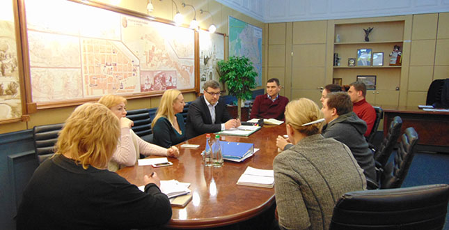 Голова Подільської райдержадміністрації провів нараду з питань капітального ремонту бібліотек району (фото)