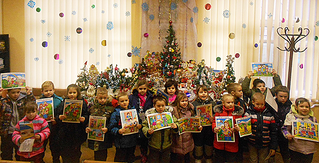 6 грудня у бібліотеці ім. О.Грибоєдова для дітей провели коментовані читання про їхні права і обов'язки  (фото)