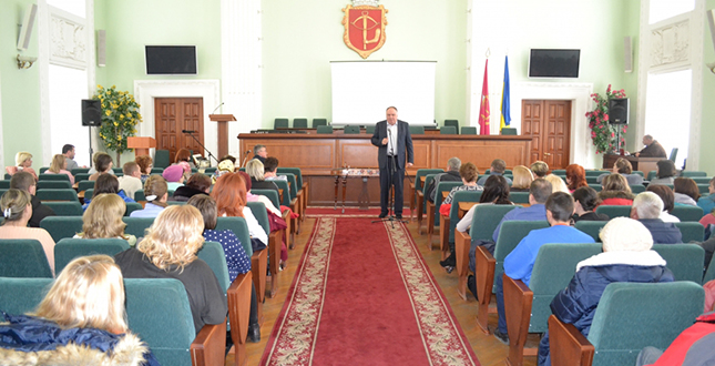 Віктор Смирнов привітав працівників житлово-комунального господарства та побутового обслуговування з професійним святом (фото)