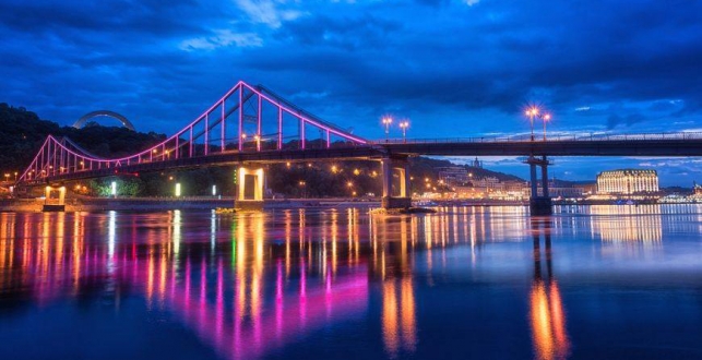 26 березня о 18:30 Парковий міст через Дніпро підсвітять фіолетовим кольором до Всесвітнього дня боротьби з епілепсією