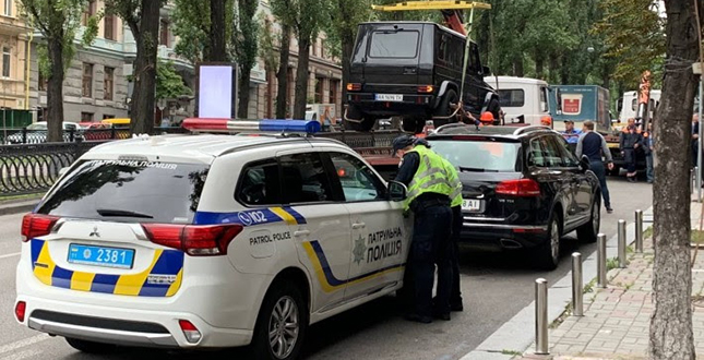 Віталій Кличко: «У Києві розпочали евакуацію авто, припаркованих у заборонених місцях»