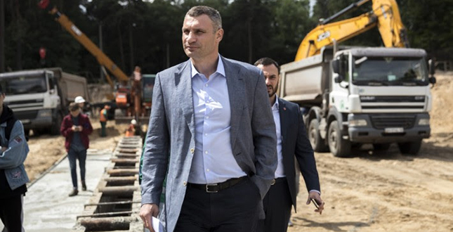 Віталій Кличко: «Роботи з будівництва метро на Виноградар тривають за графіком. Дві нових станції плануємо відкрити у 2021 році» (+фото)