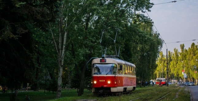 У ніч проти 17 липня у скороченому режимі працюватимуть трамваї маршруту № 14