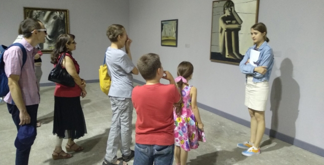 Подільська молодь відвідала виставку живопису нон-стоп