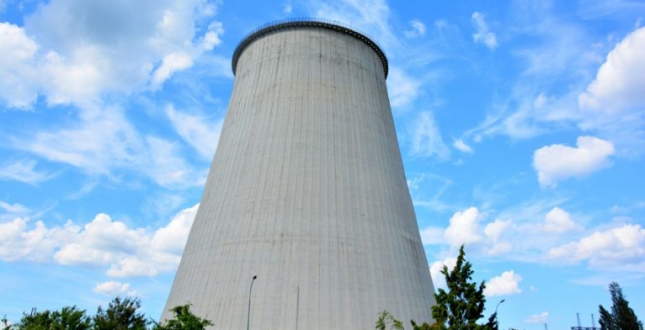 «Київтеплоенерго» ремонтує бетонно-металеву башту висотою 82 метри, що забезпечує охолодження води на ТЕЦ-6