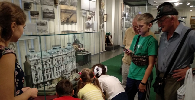 Юні подоляни відвідали Музей історії міста Києва
