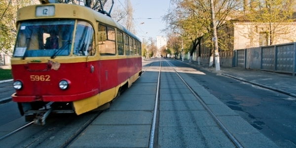 Щоночі 14–15 листопада змінюватимуть маршрут трамваї № 12