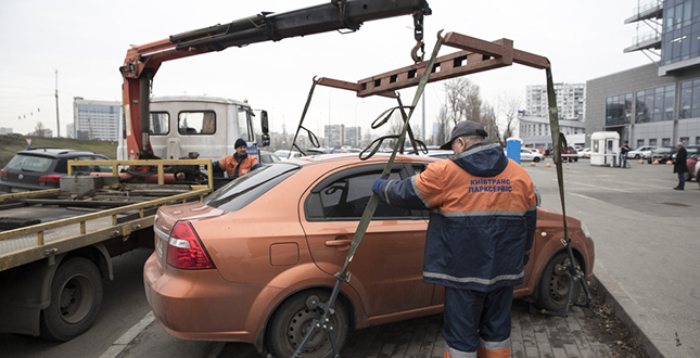 Віталій Кличко показав, як працюють евакуатори, що забирають авто порушника з проїжджої частини за 2 хвилини (+фото, відео)