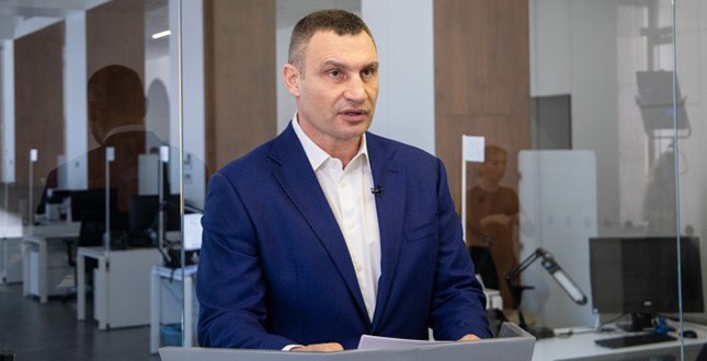 Віталій Кличко: «Ще 200 тисяч масок сьогодні надійдуть в мережу комунальних аптек «Фармація»»