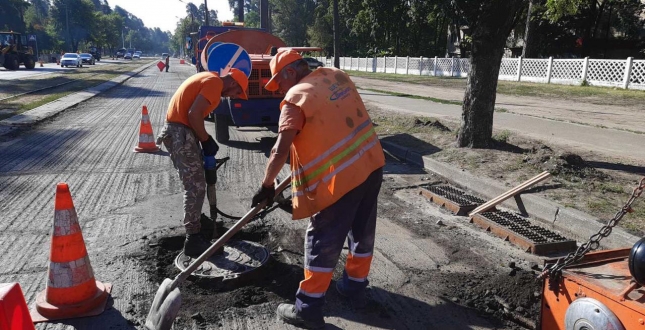 Валентин Осипов: «На 58 об’єктах вулично-дорожньої мережі Києва завершені середні ремонти»