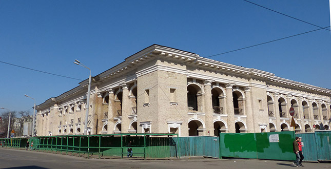 Урядовці затягують передачу Гостиного двору до комунальної власності, що унеможливлює його реставрацію