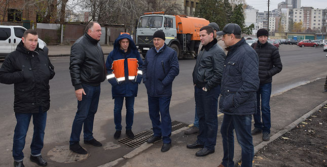 Віктор Смирнов провів інспекційний об’їзд Подільського району (фото)