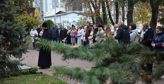 У Подільському районі вшанували пам’ять захисників України (фото)