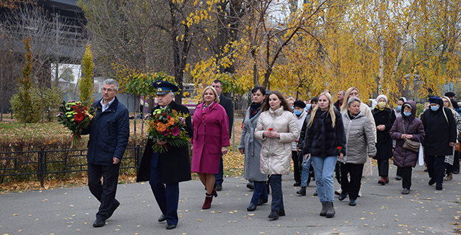 У Подільському районі відбулись заходи з відзначення 77-ї річниці вигнання нацистських окупантів з України (фото)